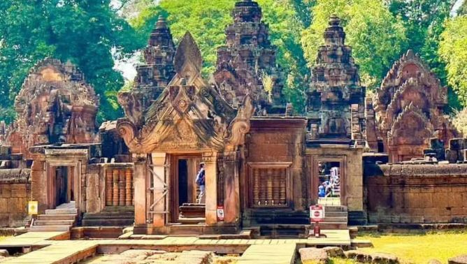  Siem Reap to Banteay Srei Temple Private Taxi - Three temple